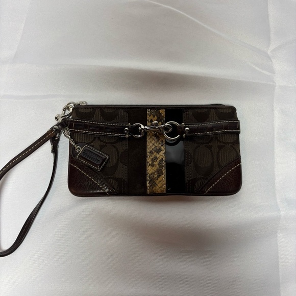 COACH Y2K Brown Snake Print Buckle Wristlet Clutch - Picture 2 of 11